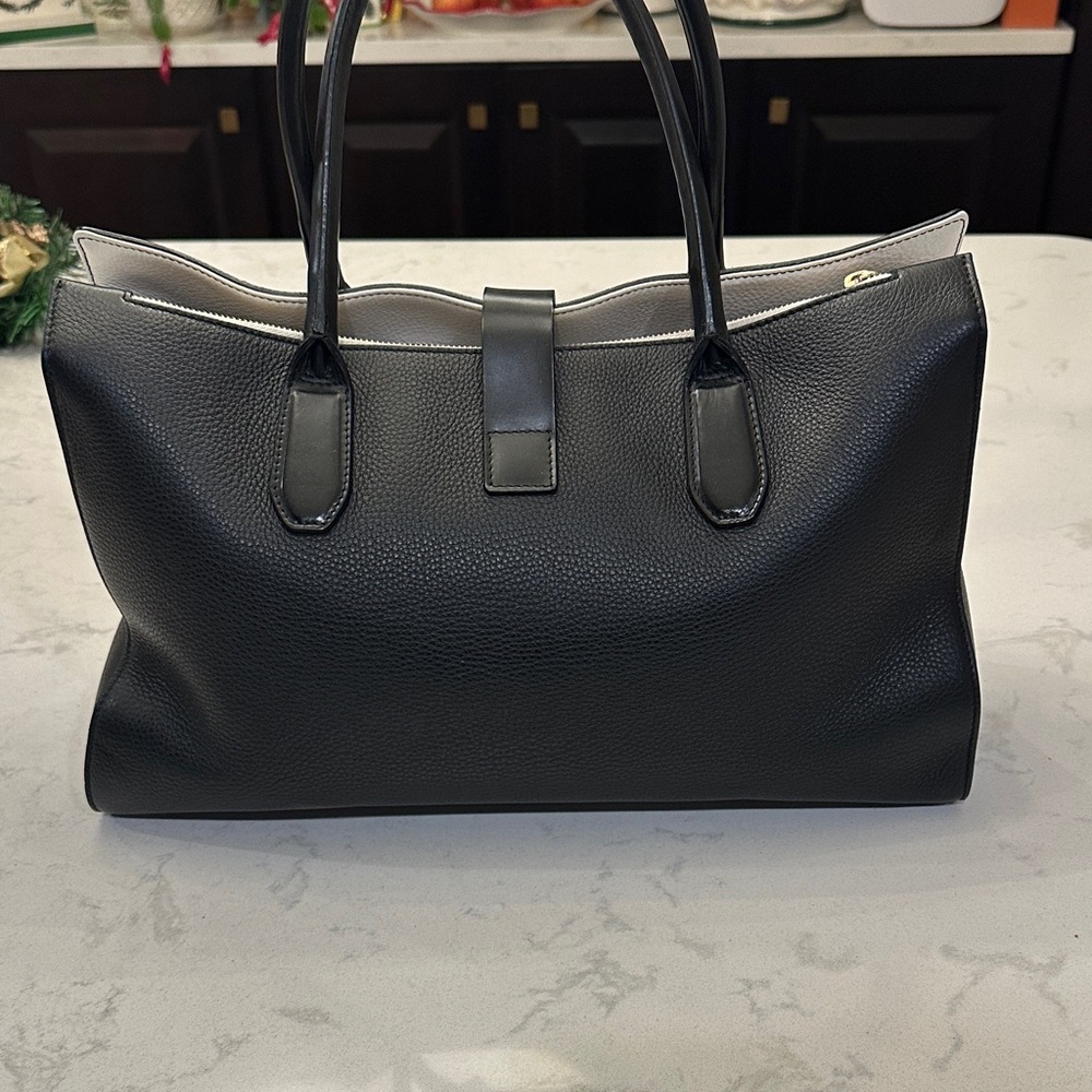 Elegant Black Leather Furla Bag - Picture 3 of 10